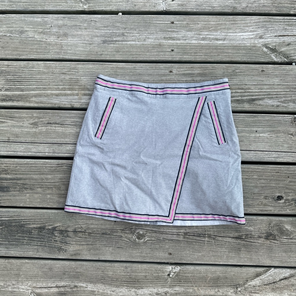 Lady Hagen‎ Asymmetrical Gray Skirt with Pink Trim
